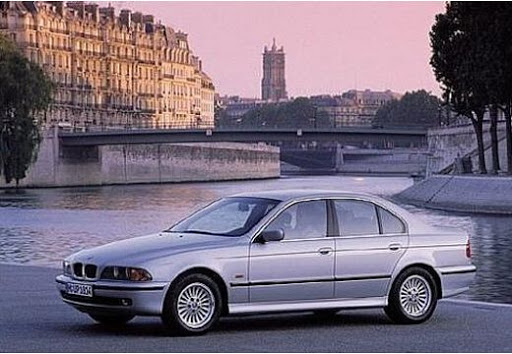 BMW Seria 5 E39 (1996-2003) – skrzynka bezpieczników 8